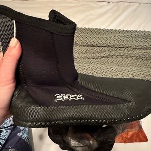 Akono Seco Dive Booties